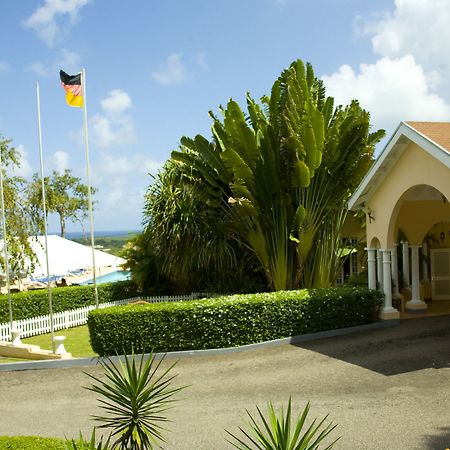 Cardiff Hotel And Spa Runaway Bay Exterior foto